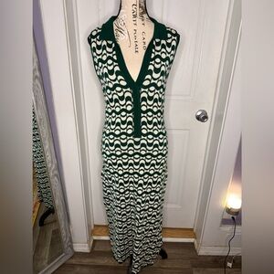 House of Harlow 1960 Green and Cream Sleeveless V-Neck Maxi Dress